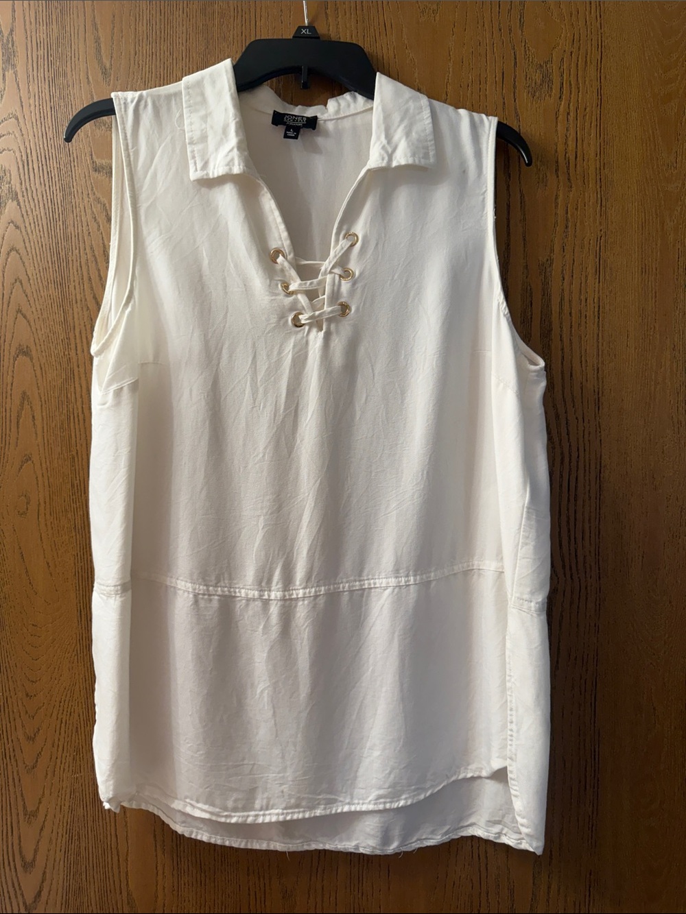 Jones New York Ivory Sleeveless Lace-Up Collared Blouse